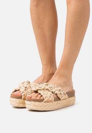 Mules à Talons Queen Helena Femme ZM9060 - Sandales Élégantes Cuir Talon 8cm Style Urbain