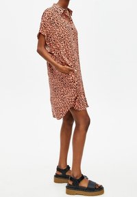 PULL&BEAR Skjortklänning - light brown