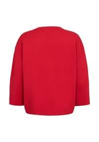 Pull rouge ample avec manches trois-quarts et col rond, vu de dos sur fond blanc.