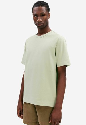 T-shirts basic - oliv
