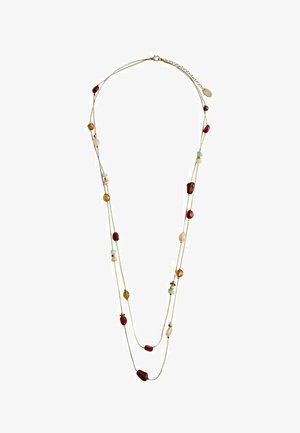 Collier délicat à chaîne en or double, orné de perles de pierres polies multicolores dispersées dans des tons ambre, rouge, vert et beige.
