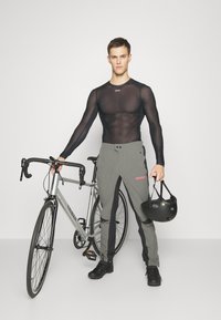POC ESSENTIAL LAYER - Long sleeved top - uranium black