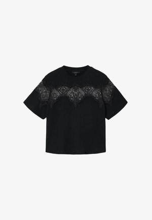 Sort kortærmet top med indviklet vandret blondepanel over brystet og ærmerne, med rund halsudskæring.