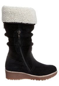 Botte en daim noir avec un revers doublé en fausse fourrure, une fermeture éclair latérale et une semelle compensée en caoutchouc. Présente un design décontracté et des coutures contrastées.