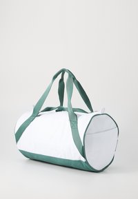 Sweaty Betty DUFFEL BAG - Saco de desporto - glade green