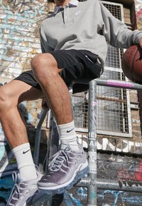 Nike Performance Träningsshorts - black