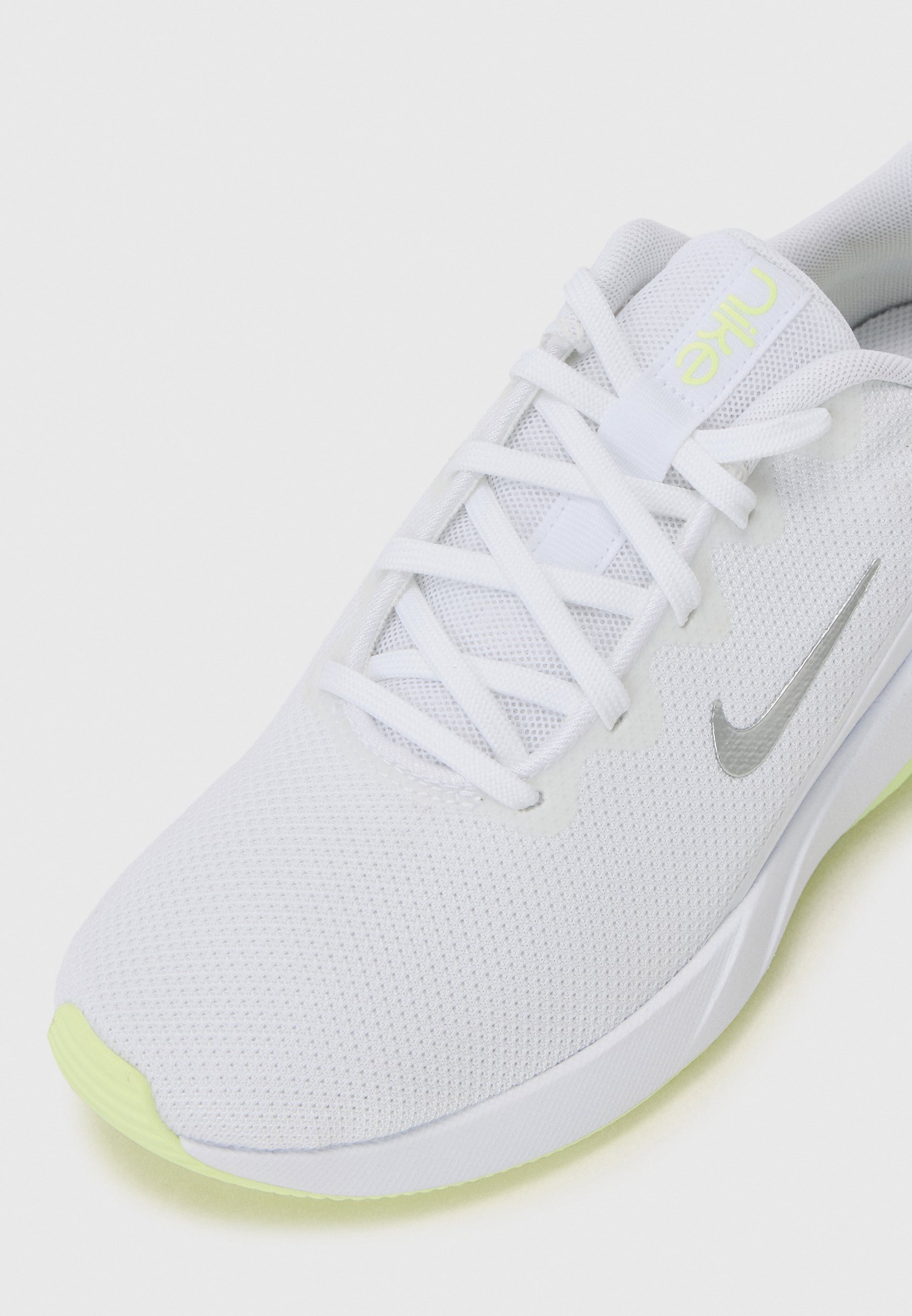 womens white mesh nike shoes