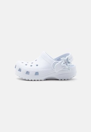 Crocs, CLASSIC STAR BUCKLE UNISEX - Παντόφλες - sky ice
