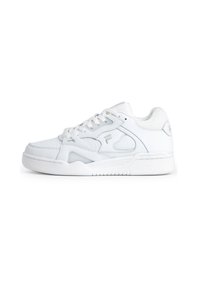 Sneaker sportivo bianco con tomaia in pelle e rete sintetica, dettagli testurizzati, design con lacci e suola in gomma solida.