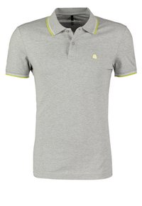 Grå polo skjorta i mjukt tyg, med knappslå med två knappar, korta ärmar och krage och manschetter med gula detaljer. Liten logotyp på bröstet.