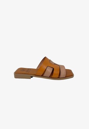 TEMIS FLAT - Sandalias planas - orange