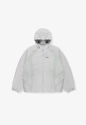 Jasnoszara kurtka z kapturem, z miętowymi akcentami, zapinana na zamek błyskawiczny, z elastycznymi mankietami. Wykonana z gładkiego, lekkiego materiału.
