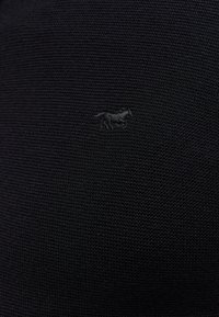 Unausgewählt, schwarz