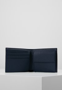 Lacoste BILLFOLD COIN - Portafoglio - peacoat