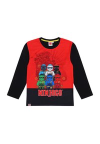 Langarm-T-Shirt mit einem rot-schwarzen Farbschema, Grafik von sechs Ninjas und dem "NINJAGO"-Logo am unteren Rand in fetten roten Buchstaben.
