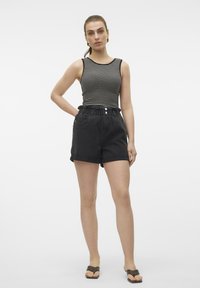 Vero Moda VMLYRA PAPERBAG - Džinsiniai šortai - black denim