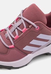 Adidas Terrex AX4R UNISEX - Scarpa da hiking - quiet crimson/silver dawn/pink fusion