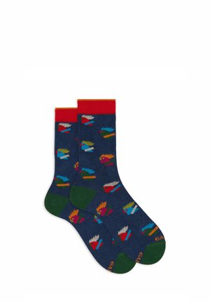 Calze blu navy con motivi di teste di uccelli colorati, polsini rossi e talloni e punte di colore verde scuro.