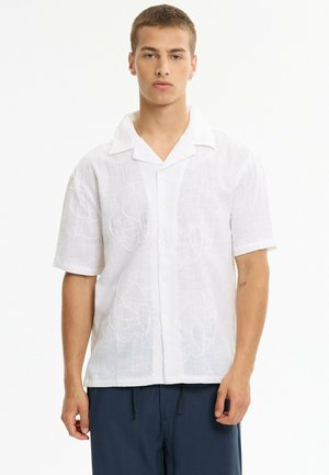 INSIDE, CAMISA BORDADO FLORES OVERSIZE - Camisa - blanco