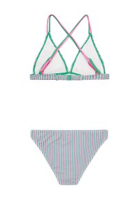 Pruhovaný bikiny set se skládá z trojúhelníkového vršku se zeleným a růžovým lemem a odpovídajících spodních částí, vše vyrobeno z pružné látky.
