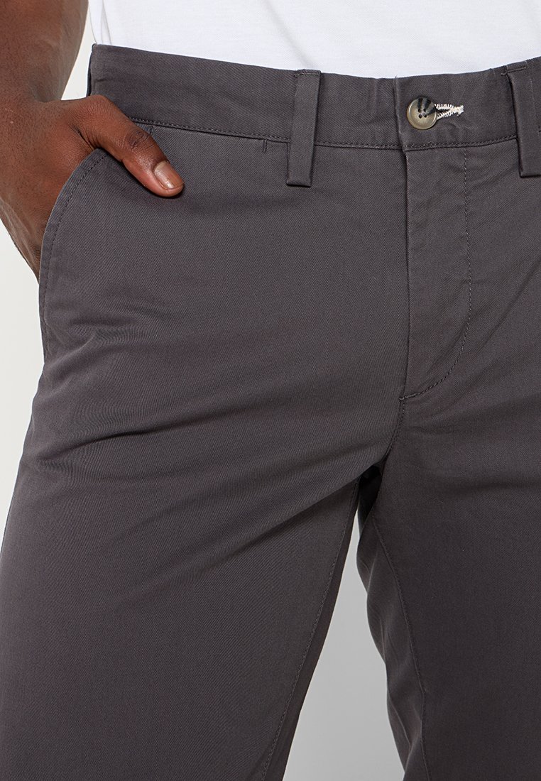 SLIM FIT