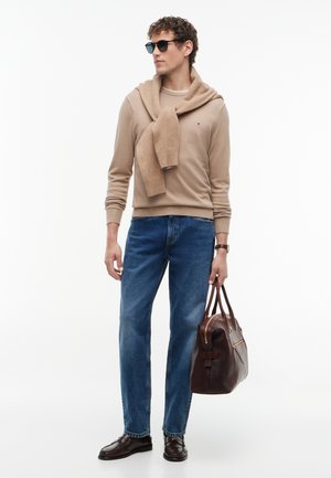 Tommy Hilfiger, CASUAL DUFFLE - Sac week-end - brown