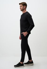Jimmy Key SLIM-FIT - Trainingsbroek - black