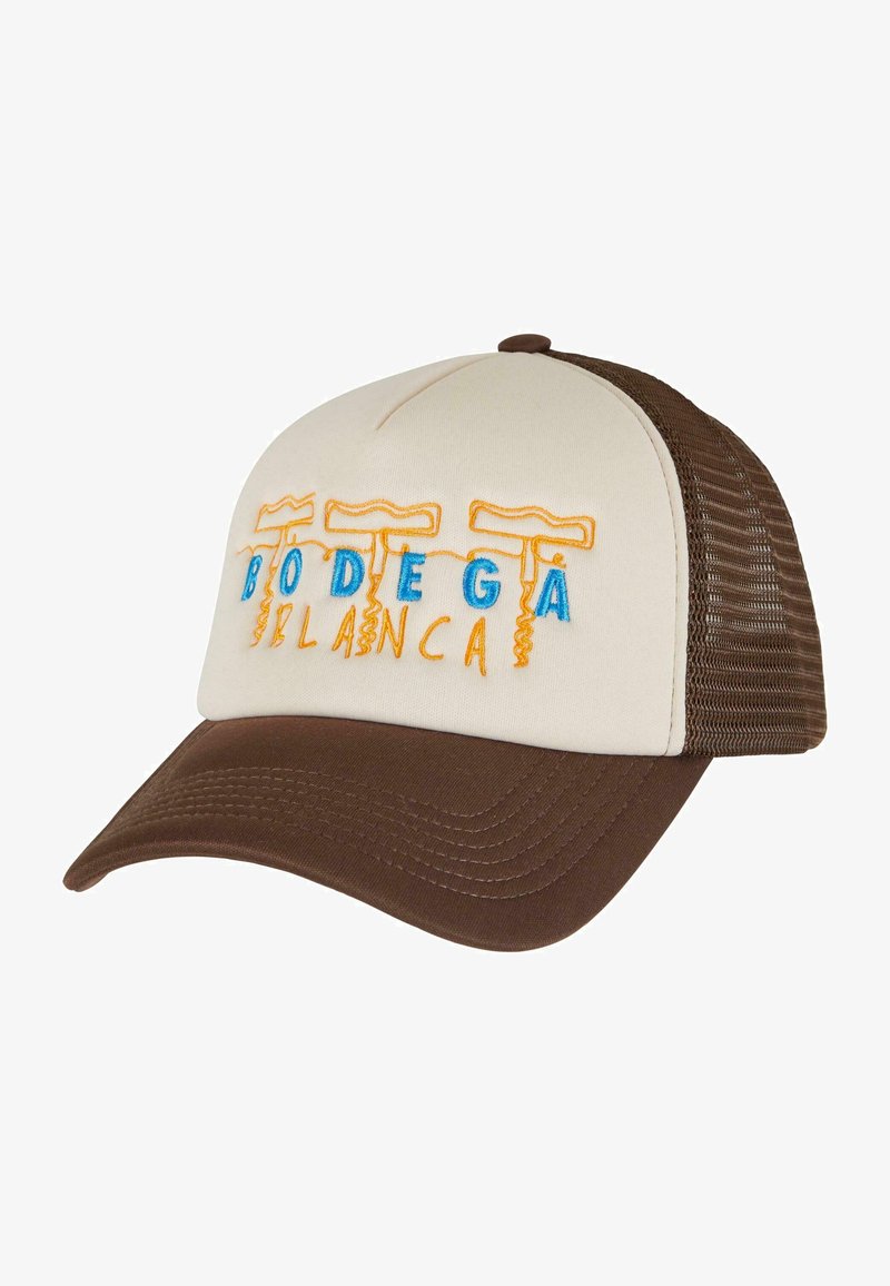 Ruskoinen ja beige trucker-lippis, jossa on brodeerattu "Bodega Blanca" -teksti oranssina ja sinisenä. Lippiksessä on pyöreä kruunu ja verkkomateriaali takana.