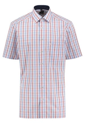 Kortærmet skjorte med knapper, med rød, blå og hvid ternet mønster og en mørk indvendig kravebeklædning.