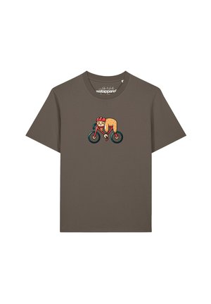 T-shirt marron avec un petit dessin animé d'un paresseux portant un casque, allongé sur un vélo rouge au centre devant.