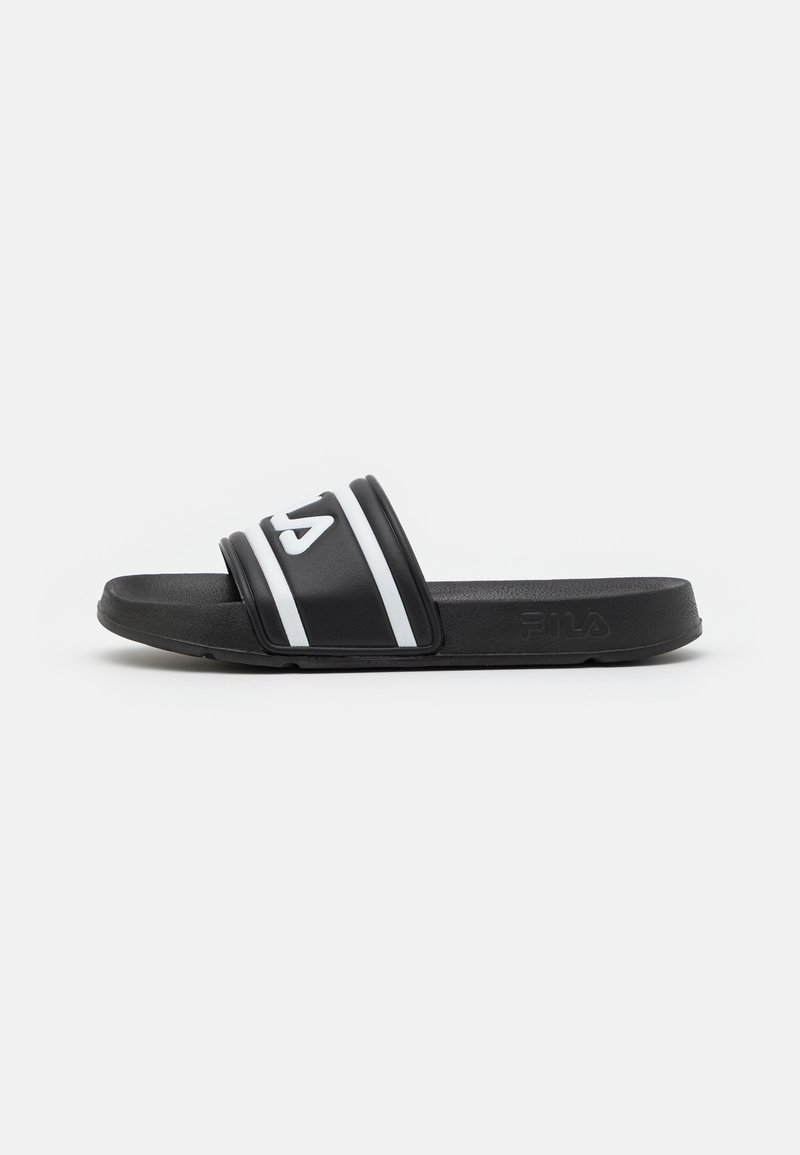 Svarta flip-flops med en bredrem som har vita ränder och logodetalj. Matt yta och strukturerad sula för grepp, designade för avslappnad användning.