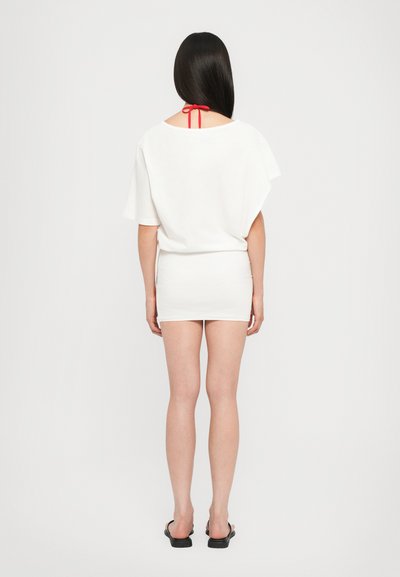 Dsquared2 BREEZY DRESS - Vestito di maglina - white