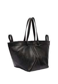 Czarna skórzana torba tote o stukturyzowanej formie, z podwójnymi, mocnymi uchwytami i gładką fakturą. Charakteryzuje się minimalistycznym designem oraz subtelnym przeszyciem.