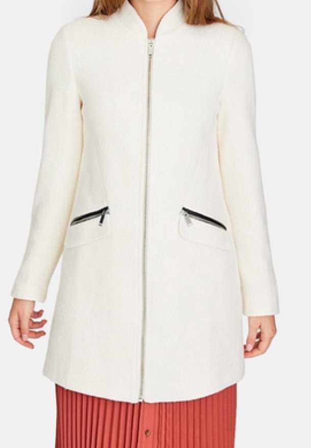 Stradivarius Abrigo corto - white