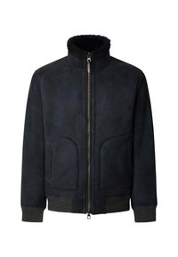 Mornarska antilop jakna s visokim ovratnikom, patentnim zatvaračem sprijeda, dva velika džepa i rebrastim pletenim manžetama. Mekani tekstur, minimalistički dizajn.