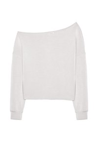 Crop top blanc à manches longues et épaule dénudée, réalisé dans un tissu simple et fluide, avec un large décolleté.