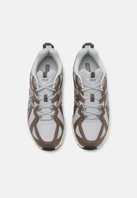 New Balance ML610 UNISEX - Trainers - brown