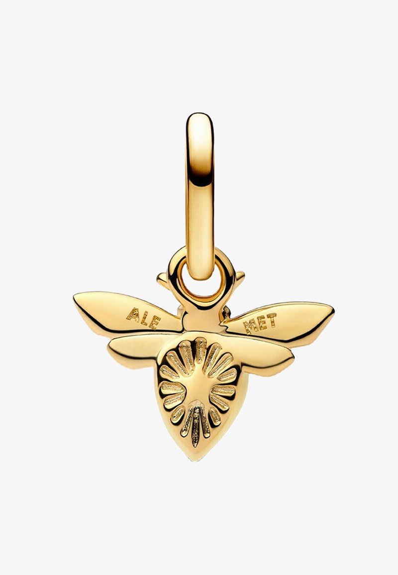 Pendente d'oro a forma di ape con ali intricate e design a motivo floreale. Presenta incisioni "ALE" e "MET" sulle ali. Texture elegante e liscia.