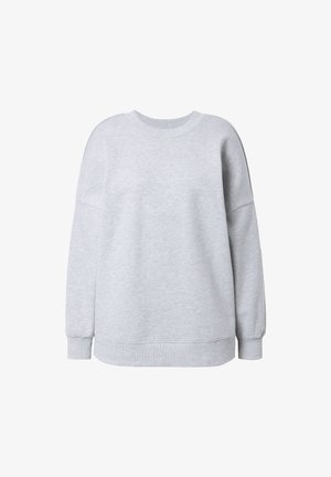 Lichtgrijze langlopende sweatshirt met ronde hals en ribgebreide manchetten en zoom, weergegeven tegen een witte achtergrond.