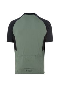 Zielona koszulka sportowa z czarnymi raglanowymi rękawami, siateczkowymi detalami po bokach i tylną kieszonką. Wykonana z lekkiego, elastycznego materiału.