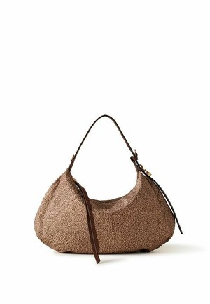 Sac à bandoulière marron texturé avec sangle ajustable et liens décoratifs en cuir sur fond blanc.