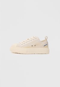 Trainers - off white