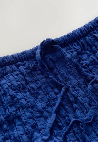 Unausgewählt, blue