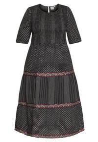 Vestido negro con mangas cortas, que presenta un patrón texturizado, un corpete fruncido y un detallado dobladillo bordado colorido.