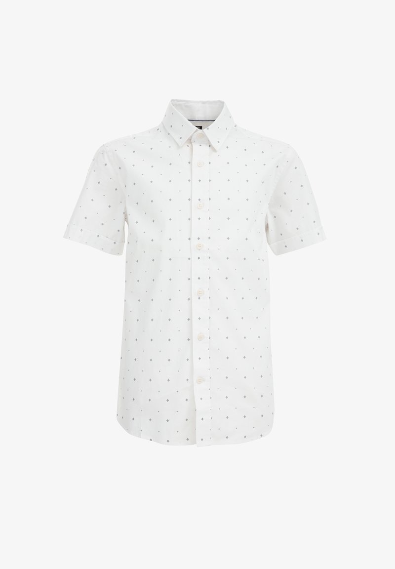 Chemise blanche à manches courtes avec un col pointu, présentant un motif en losange gris subtil et cinq boutons sur le devant.