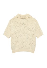 Kortärmad, krämfärgad stickad polo med ett diamantmönster, en ribbad krage och textil med små hål för andningsförmåga.