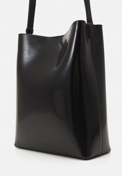 AESTHER EKME SAC BUCKET - Skuldertasker - black