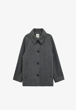 Harmaa villakangastakki, jossa on kauluksen näköinen kaulus, etupainike suljenta ja kaksi sivutaskua. Uutena teksturoitu kangas ja rento istuvuus.