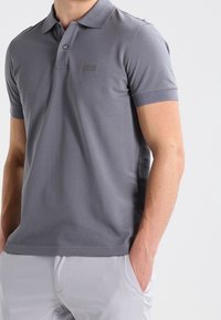 BOSS Piké - dark grey