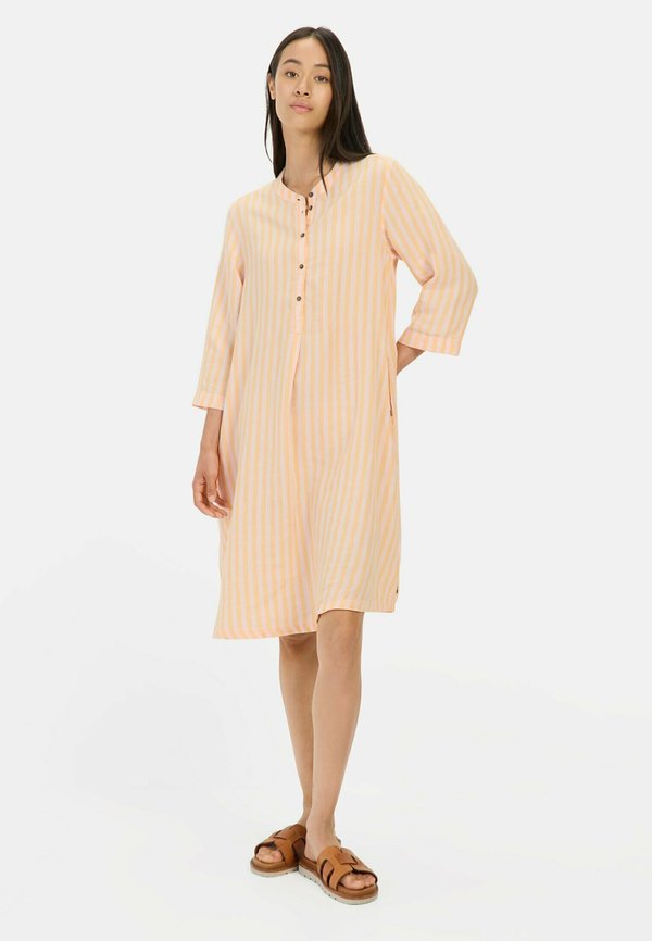 MITTELLANGES MIT RÜCKENFALTE - Freizeitkleid - apricot